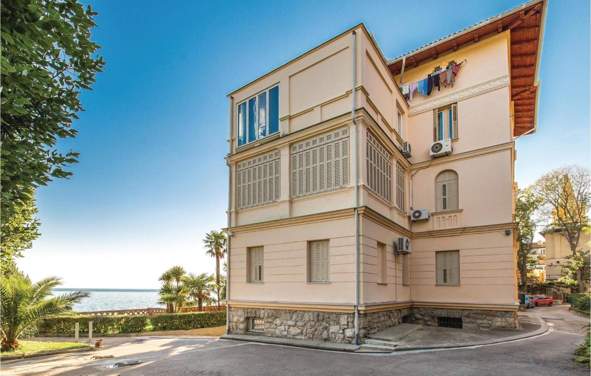 Stunning Apartment In Lovran With Kitchen Dış mekan fotoğraf