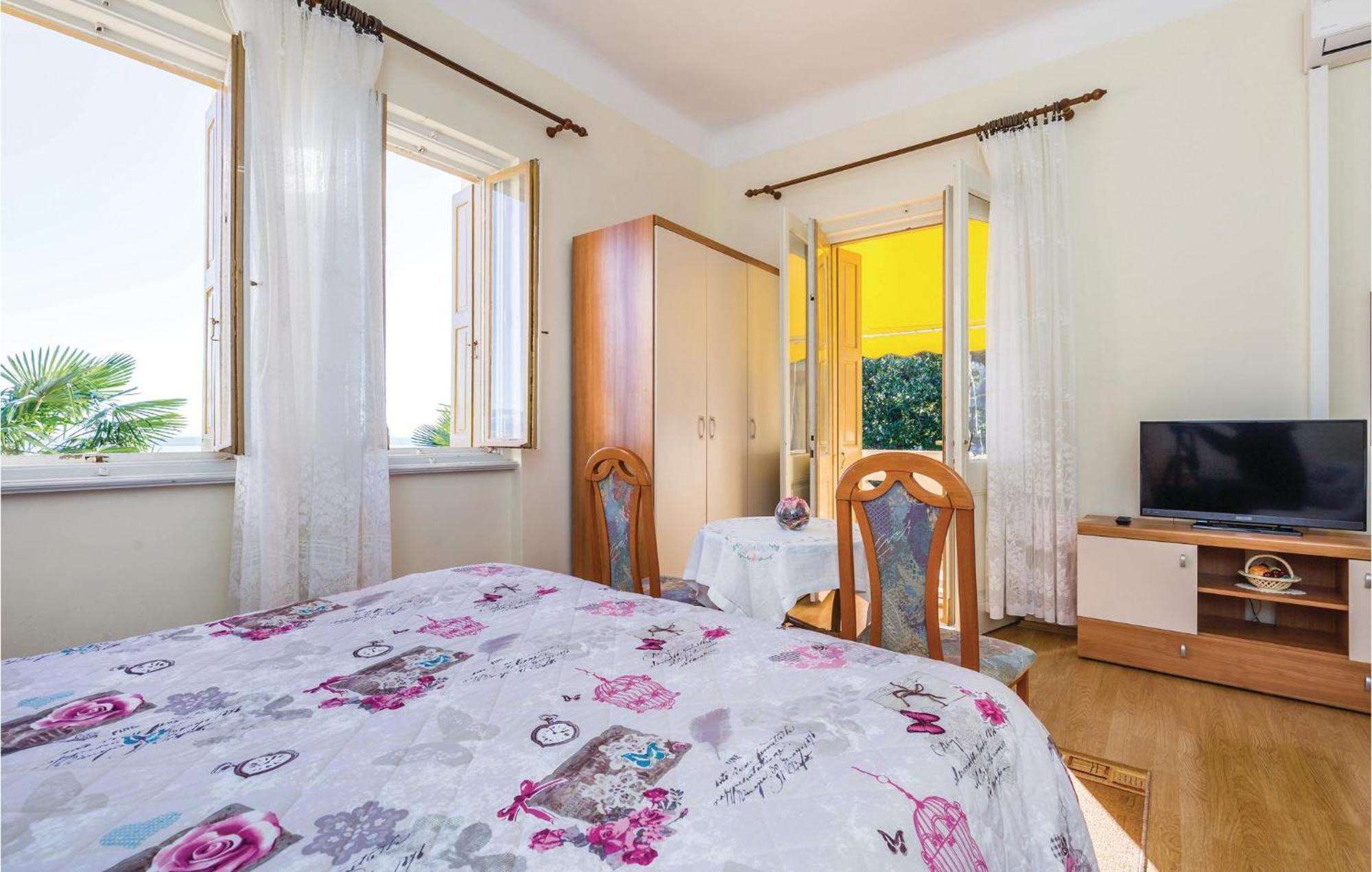 Stunning Apartment In Lovran With Kitchen Dış mekan fotoğraf